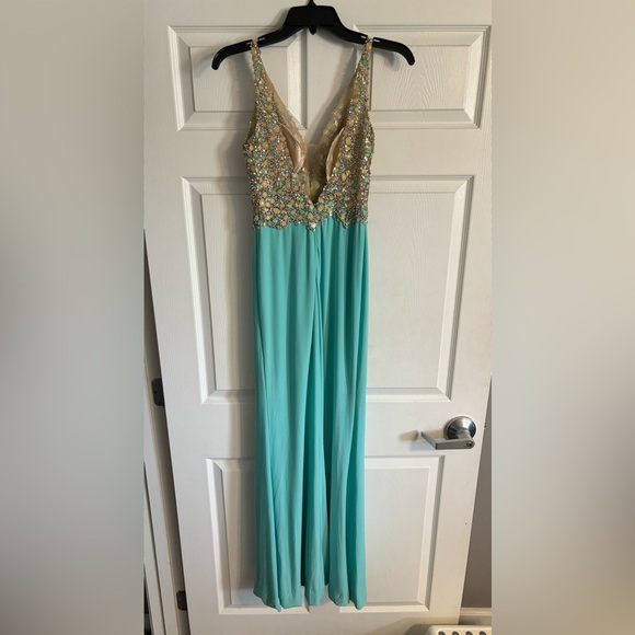 Prom Dress - Picture 2 of 4